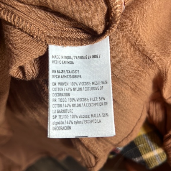 American Eagle boho babydoll blouse with bell sleeves and lace upper & sleeves - Picture 9 of 10